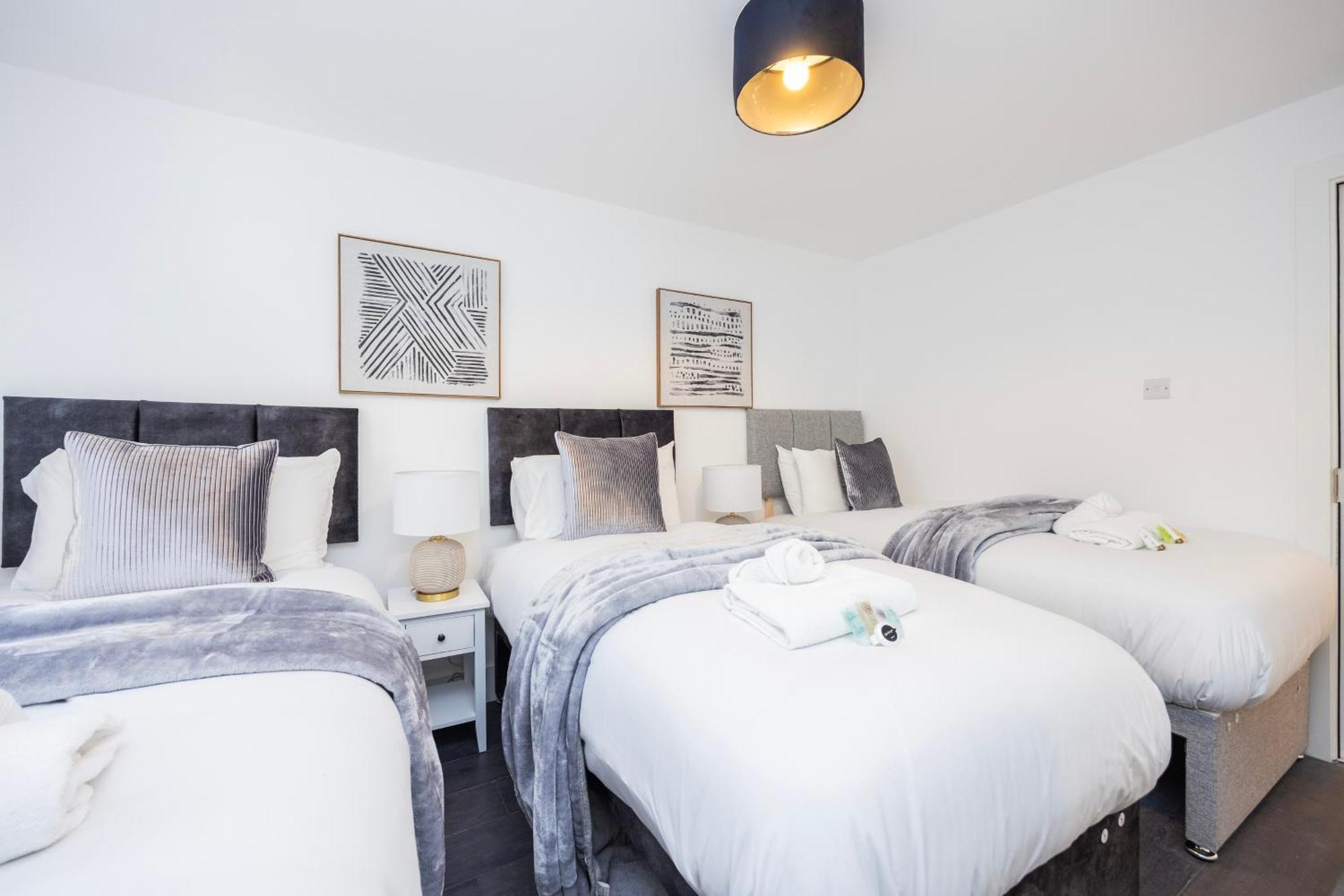 Block Of Apartments In Croydon ,Long Stays , Weekly & Monthly Offers , Contractors , Relocations , Leisure & Family Stays エクステリア 写真