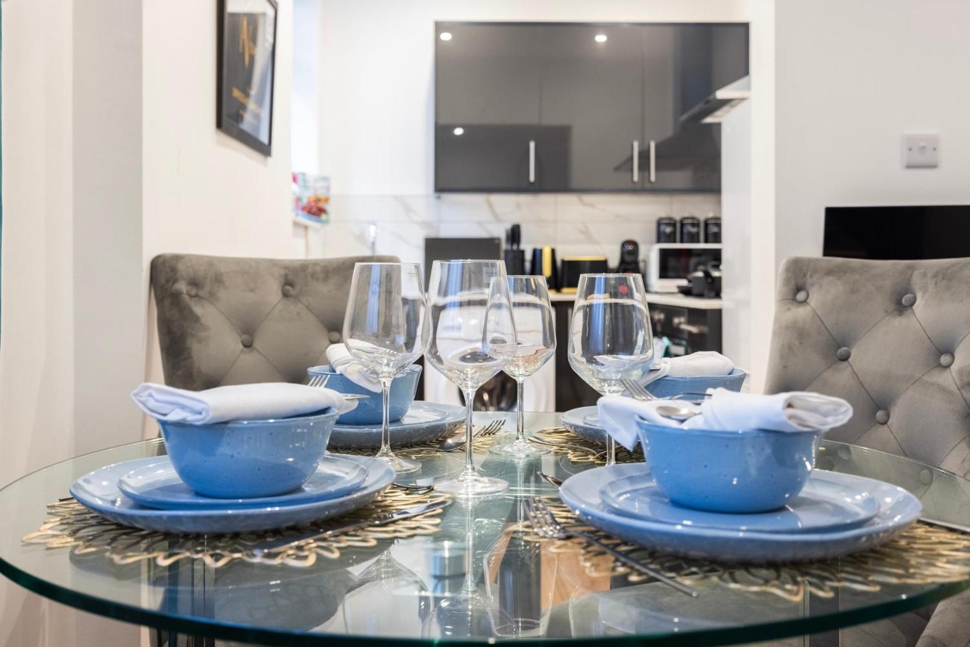Block Of Apartments In Croydon ,Long Stays , Weekly & Monthly Offers , Contractors , Relocations , Leisure & Family Stays エクステリア 写真