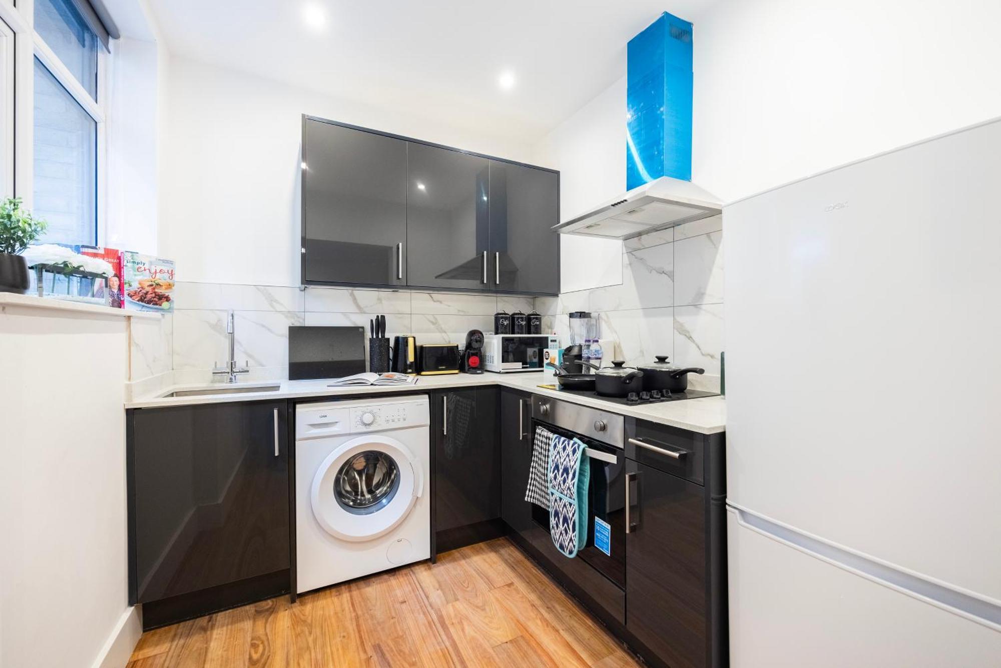 Block Of Apartments In Croydon ,Long Stays , Weekly & Monthly Offers , Contractors , Relocations , Leisure & Family Stays エクステリア 写真