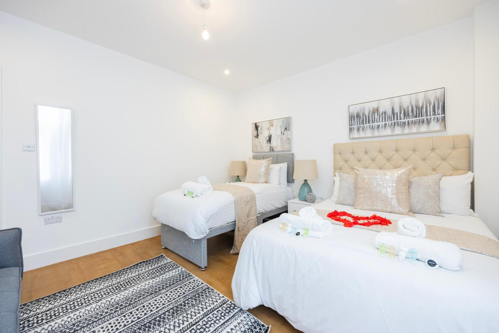 Block Of Apartments In Croydon ,Long Stays , Weekly & Monthly Offers , Contractors , Relocations , Leisure & Family Stays エクステリア 写真