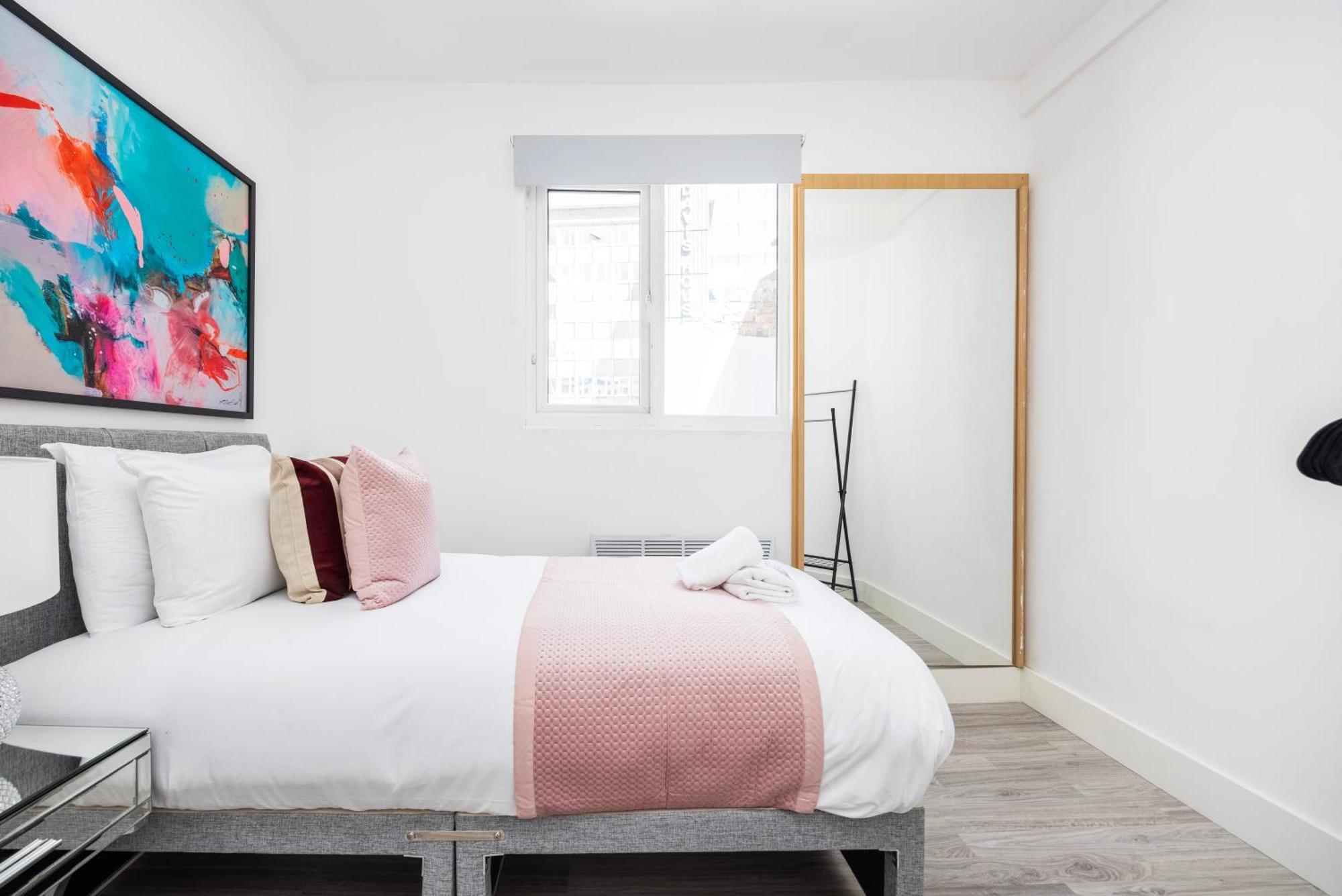 Block Of Apartments In Croydon ,Long Stays , Weekly & Monthly Offers , Contractors , Relocations , Leisure & Family Stays エクステリア 写真